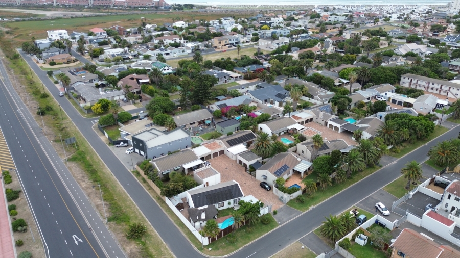 Commercial Property for Sale in Waves Edge Western Cape